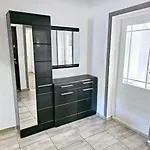 Vukovic Apartment Rab Town