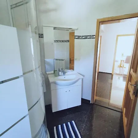 Vukovic Apartment Rab Town