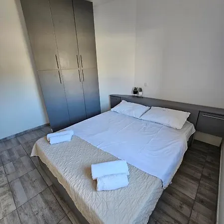 Vukovic Apartment Rab Town