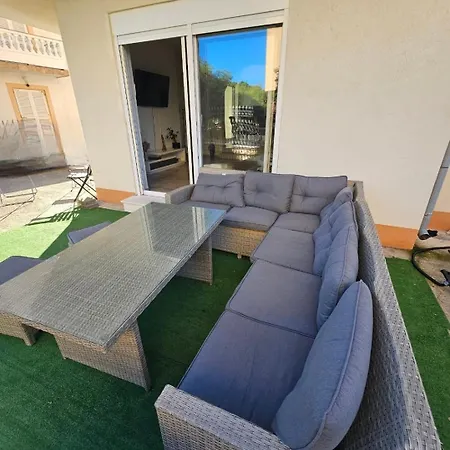 Vukovic Apartment Rab Town