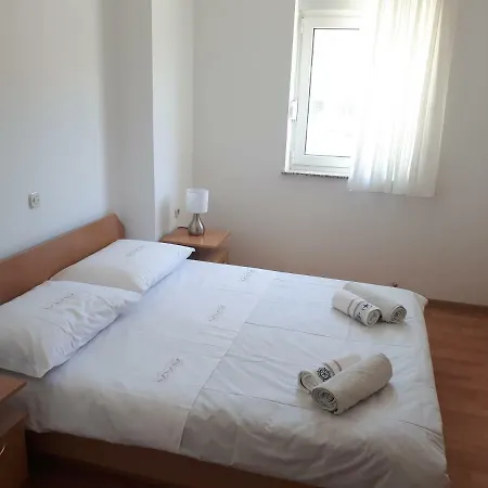 Vukovic Apartment Rab Town
