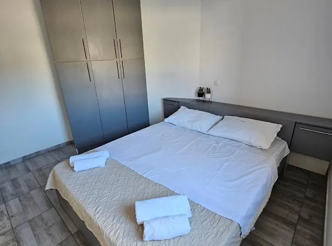 Vukovic Apartment Rab Town