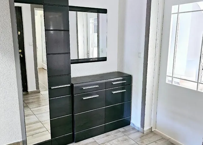 Vukovic Apartment Rab Town