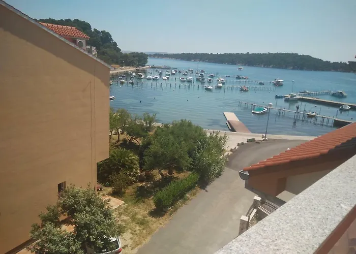 Vukovic Apartment Rab Town